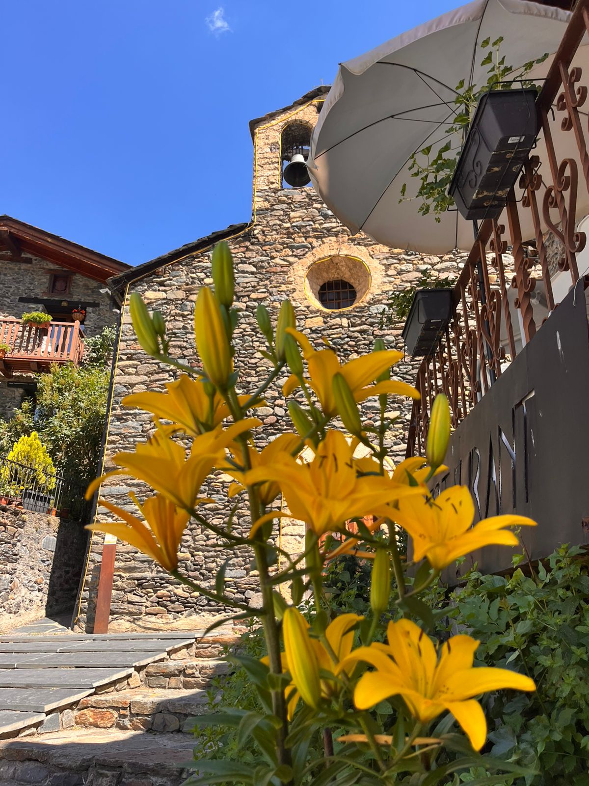 L’ERA D’EN JAUME BORDA TÍPICA I RESTAURANT A ORDINO TRADICIÓ, QUALITAT I UN ENTORN QUE PARLA SOL. EL MILLOR RESTAURANT D’ORDINO.
A L’Era d’en Jaume, a Ordino, la cuina tradicional andorrana pren vida amb passió i respecte per la terra. Treballem amb carns de proximitat, de ramaders locals, per oferir-te plats que porten el sabor autèntic del nostre país al teu plat.
🔥 Especialitats a la brasa, estofats cuinats a foc lent, i sabors que han passat de generació en generació, cuidats com un tresor.
☀️ I ara, amb l’arribada del bon temps… La nostra terrassa ja és oberta, en un entorn natural i exclusiu a Llorts (Ordino), on cada àpat es transforma en una experiència.
📞 Reserva recomanada — som un d’aquells llocs que es descobreixen un cop… i es tornen a visitar sempre. L’Era d’en Jaume és molt més que un restaurant. És patrimoni gastronòmic viu d’Andorra. Al costat de la ruta del ferro i anant cap a Arcalis i el Parc Natural de Sorteny, un parc on hi ha més de 700 plantes endèmiques i 300 tipus d’insectes i sargantanes que només són aquí a andorra a Sorteny. Estem just al costat del PARADÍS.
#LEraDenJaume #OrdinoTéSabor #CuinaTradicionalAndorrana #ProducteDeProximitat #CarnsDeQualitat #TerrassaAmbEncant #BrasaAndorrana #RestaurantAmbÀnima #AndorraGourmet #GastronomiaDeMuntanya #MomentsAmbSabor #ReservaAmbTemps #MenjarComAbans #ExperiènciaOrdino 📸🍽️🌄#Sorteny #RutadelFerro #Paradis #Andorra #RestauranteAndorra #andorraRestaurantes 
el mejor restaurante de ordino
restaurantes ordino
el mejor restaurante en ordino
ordino restaurant
donde comer en ordino
best restaurants ordino
mejor restaurante ordino
restaurante ordino andorra
los 5 mejores restaurantes de andorra
pizzeria ordino